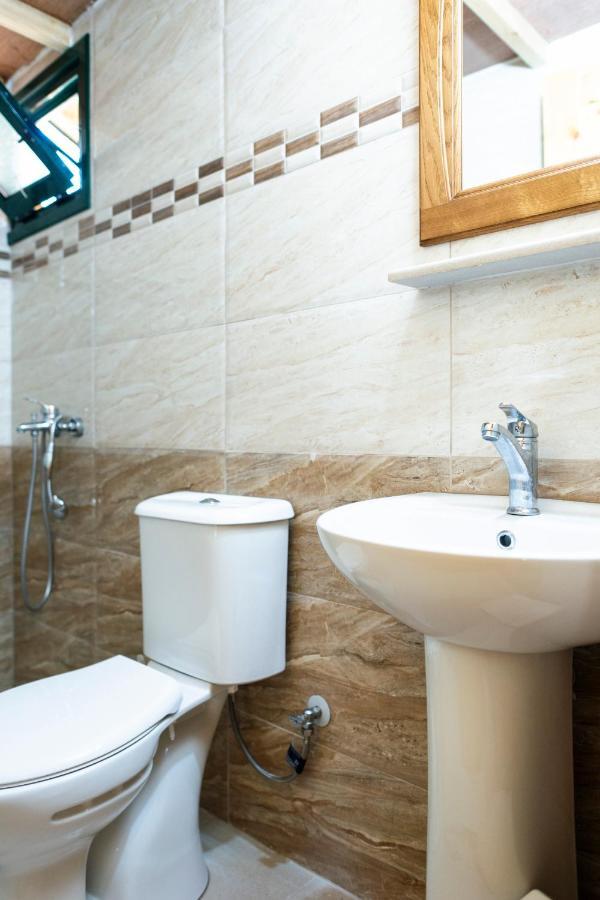 Nashos Bungalows Himare Fshat Εξωτερικό φωτογραφία